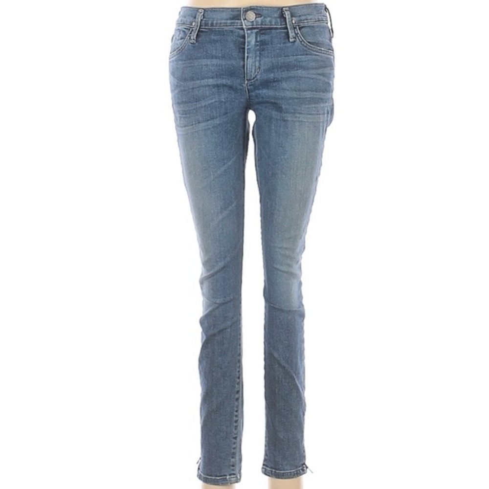 Anthropologie Goldsign EUC Low Rise Medium Wash Wiskering Jeans